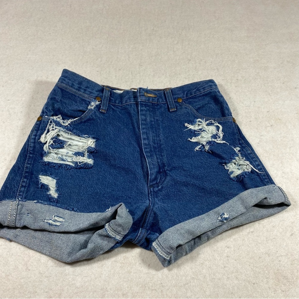Wrangler Shorts woman’s 9 Distressed Frayed High Rise Blue Denim Shorts pockets